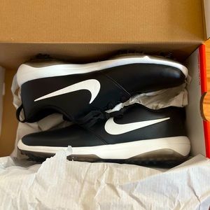 Men’s Nike golf shoes, brand new and unworn. In original purchase box.